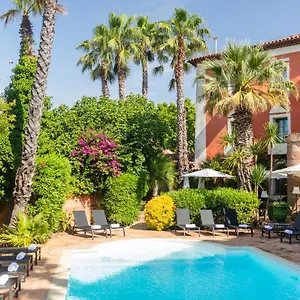 https://larena.fr-provencehotel.com